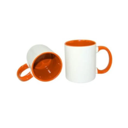 Biely hrnček FUNNY s farebným vnútrom a uchom 330 ml.
